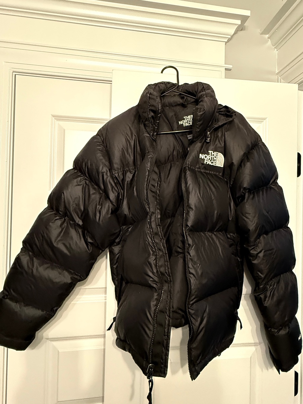 The North Face *Like New * Men’s Black Quilted Puffer Jacket With White Logo